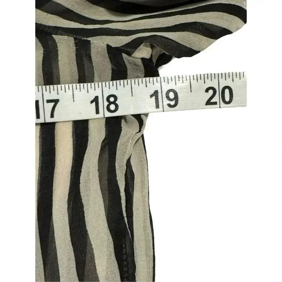 WHBM Women’s Small Black & Cream Semi-Sheer Striped Banded Bottom Top - Picture 5 of 6